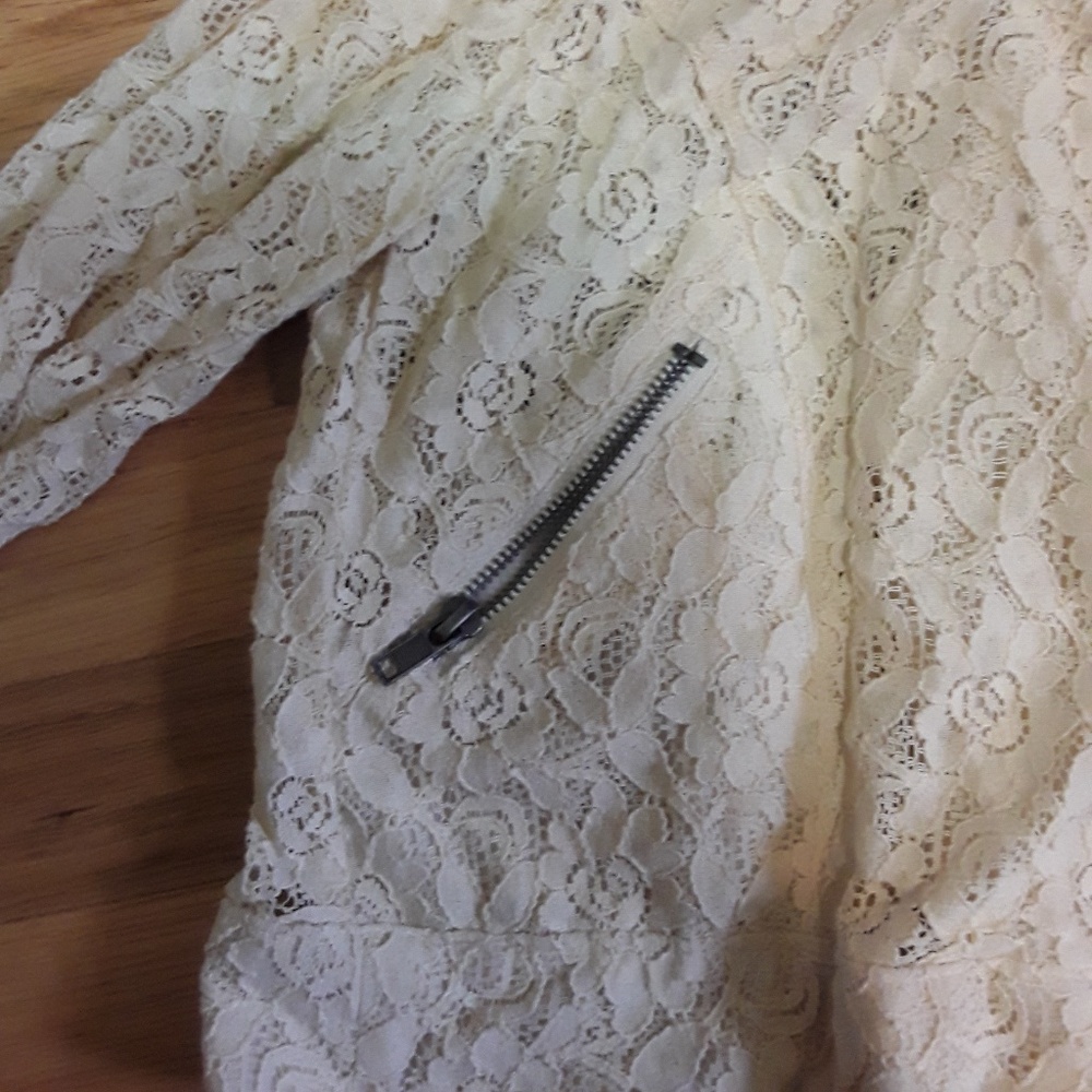 Kirra cream lace moto jacket! - Picture 3 of 5